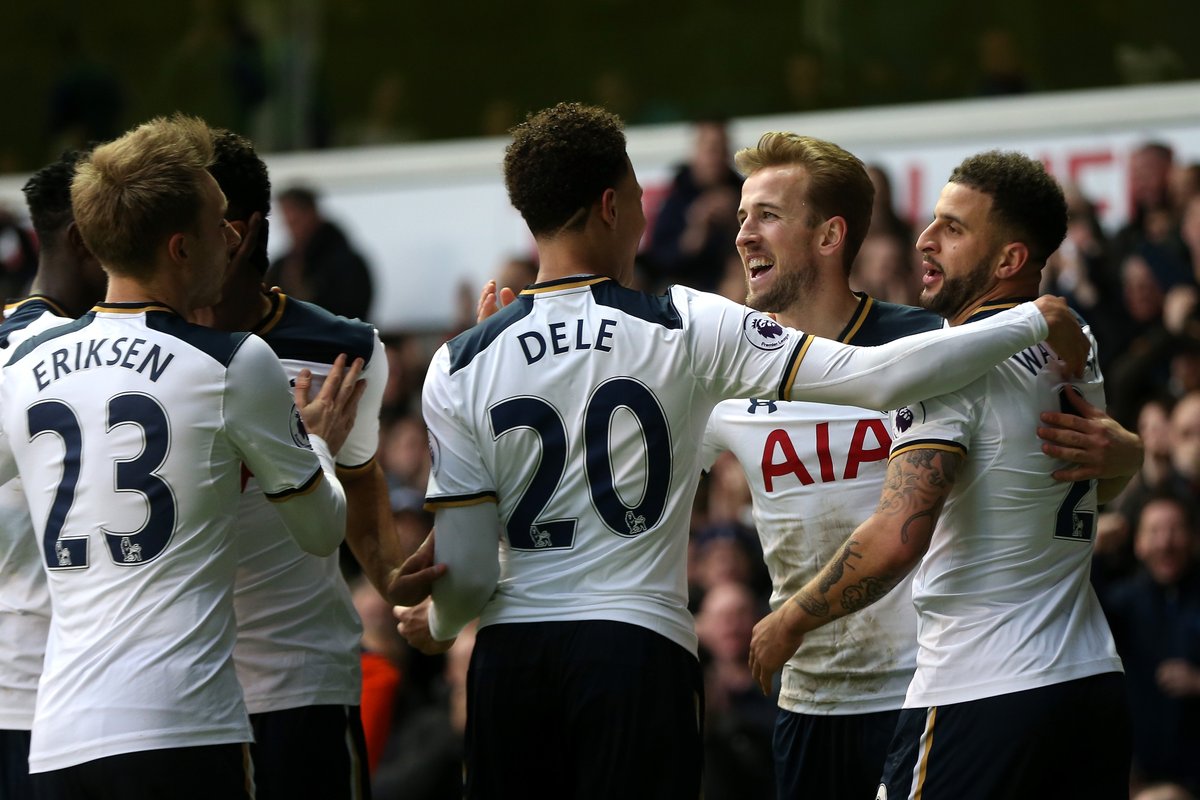 五粮液全球发售世界杯官方联名产品，打造中国白酒国际化“品效合一”新样本（五粮液世界杯官方联名全球发售，树立中国白酒出海“品效合一”新标杆）