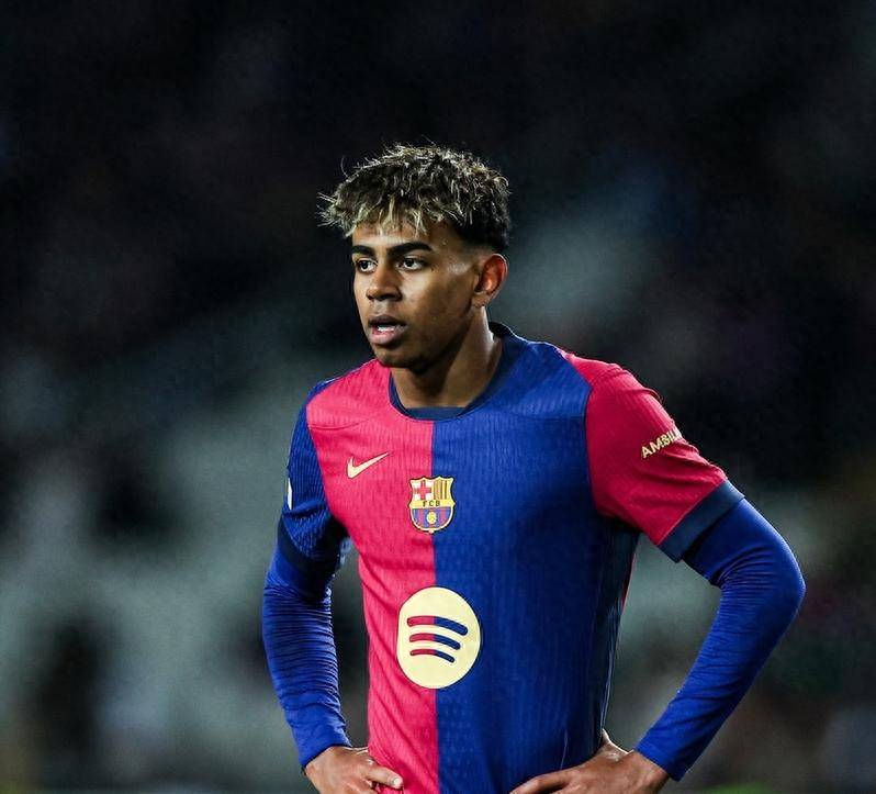 TA跟队：布莱顿19岁前锋齐马斯十字韧带撕裂，赛季报销（TA记者跟队：布莱顿19岁新星齐马斯十字韧带撕裂，本赛季报销）