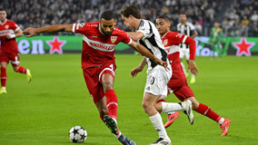 欧冠半场：科纳特进球被吹，蓝黑军伤2将，国米0-0利物浦（欧冠半场战报：科纳特进球被判无效，蓝黑军两人受伤，国米暂0-0利物浦）