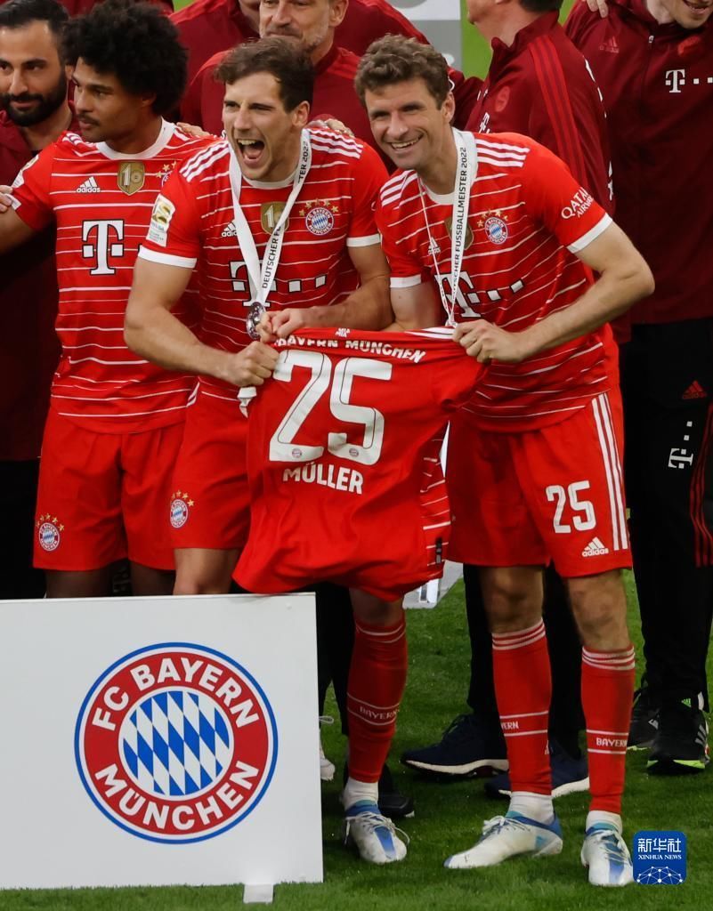 火箭状元秀哈登带队险胜国王