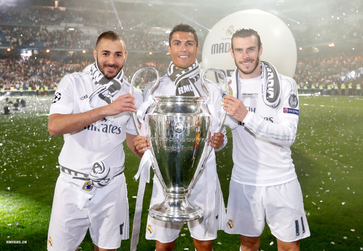 单场打入两粒头球，孔德是欧冠改制以来巴萨球员第一人（孔德单场双头破门，成为欧冠改制后巴萨第一人）